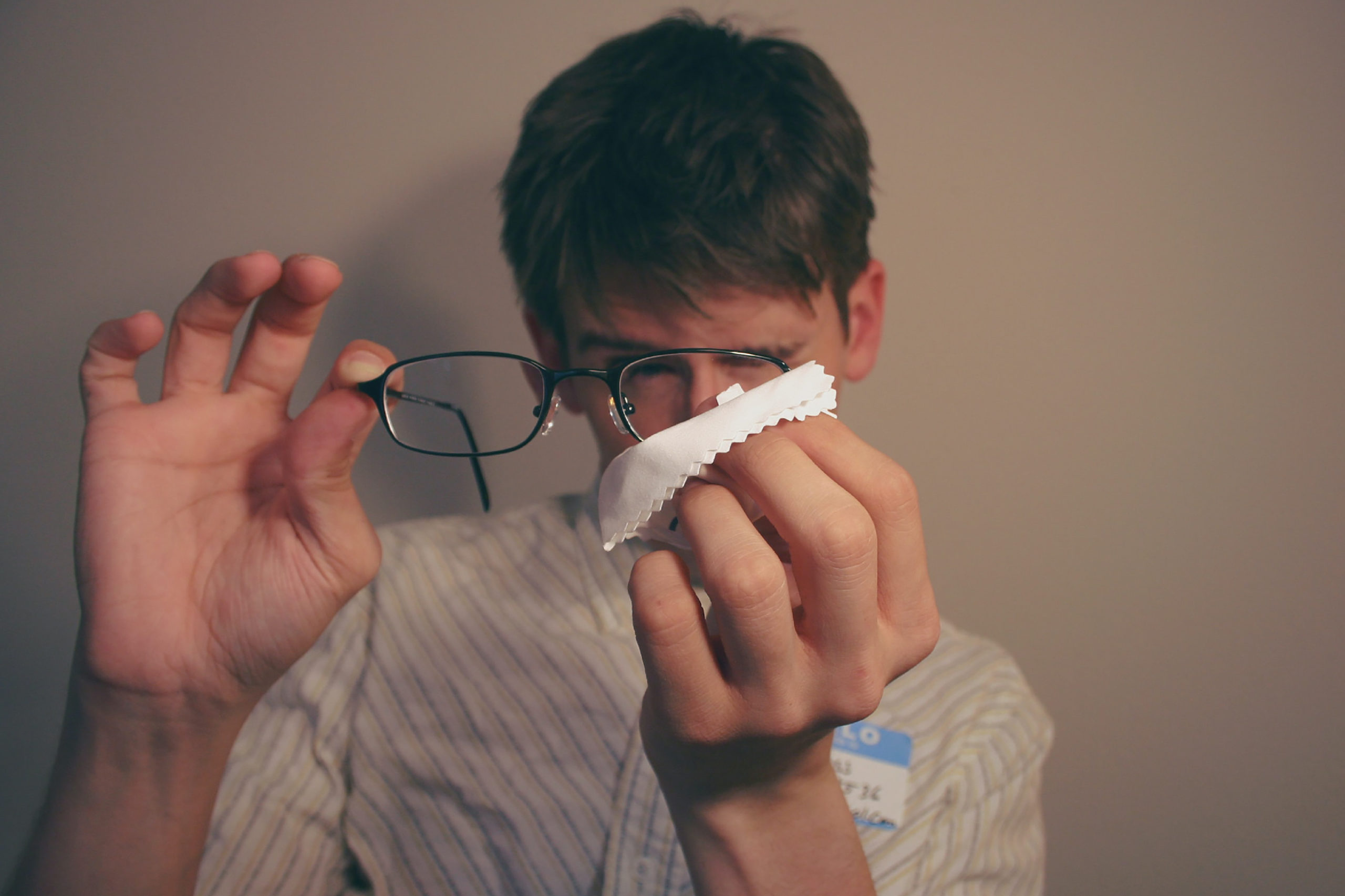 WHAT'S THE BEST WAY TO CLEAN YOUR GLASSES? TK&S Optometrists